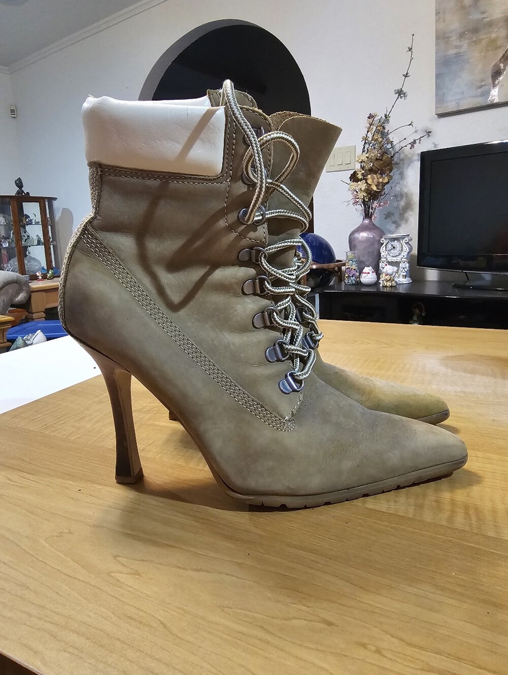 Y2K 2003 Steve Madden Oklamod Olive Suede Ankle Boots